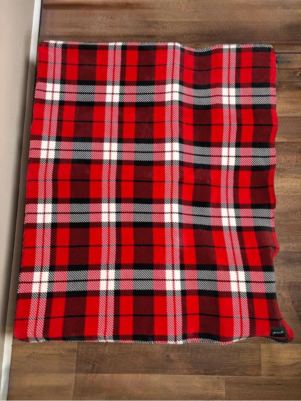 VS PINK Red Black Plaid Sherpa Campus Blanket Classic Rare 50x60 Warm Christmas